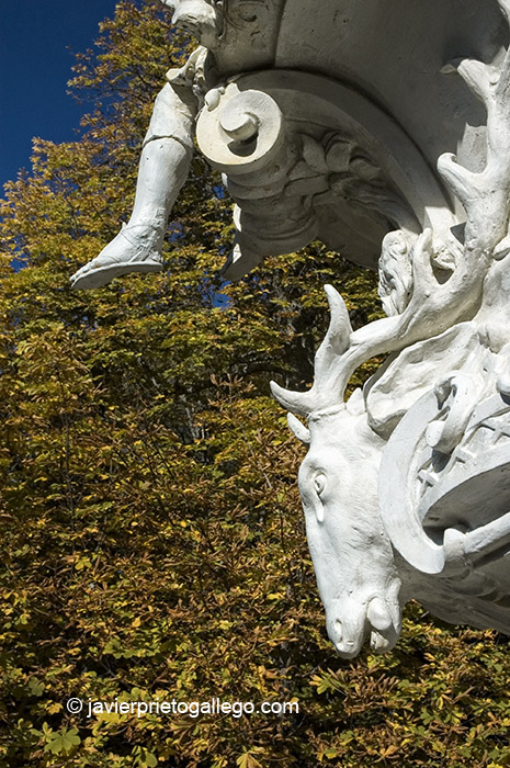 Detalle de uno de los jarrones que adornan el Parterre de la Fama. La Granja de San Ildefonso. Segovia. España. © Javier Prieto Gallego;