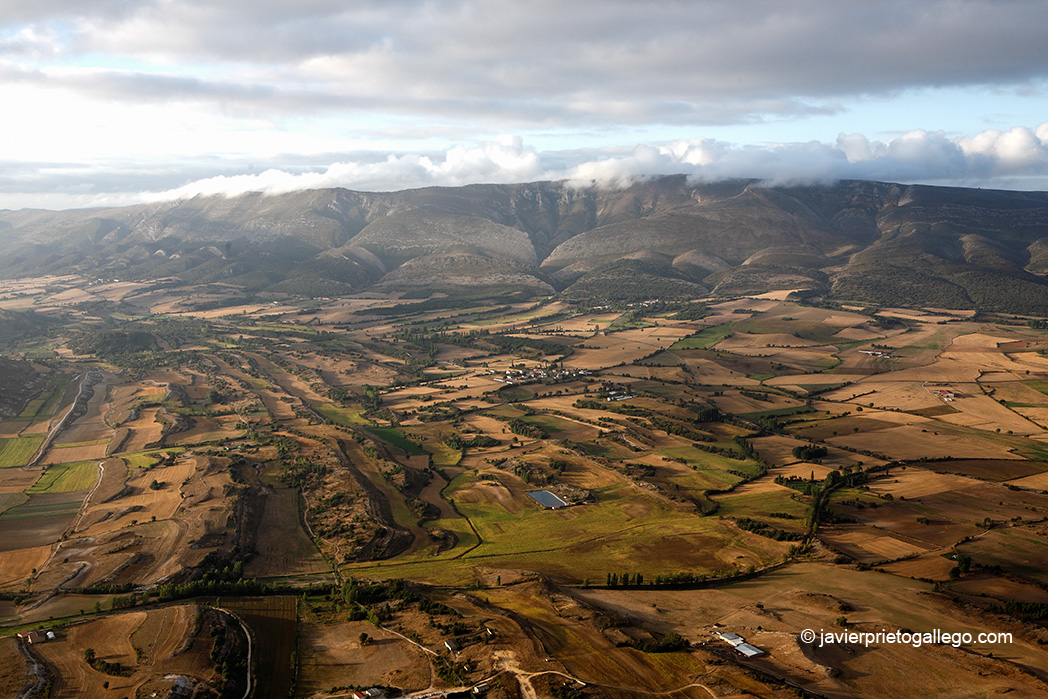 El valle de Medina de Pomar desde el aire. Ruta de Carlos V. Burgos. Las Merindades. Castilla y León. España. © Javier Prieto Gallego