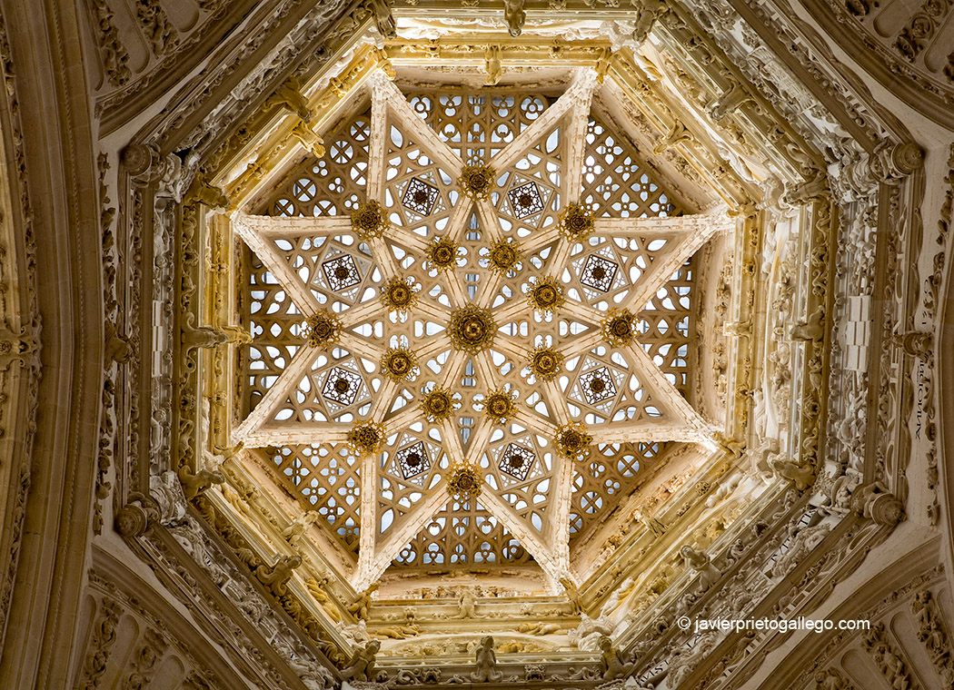Bóveda del cimborrio de la catedral de Burgos. Castilla y León. España. © Javier Prieto Gallego