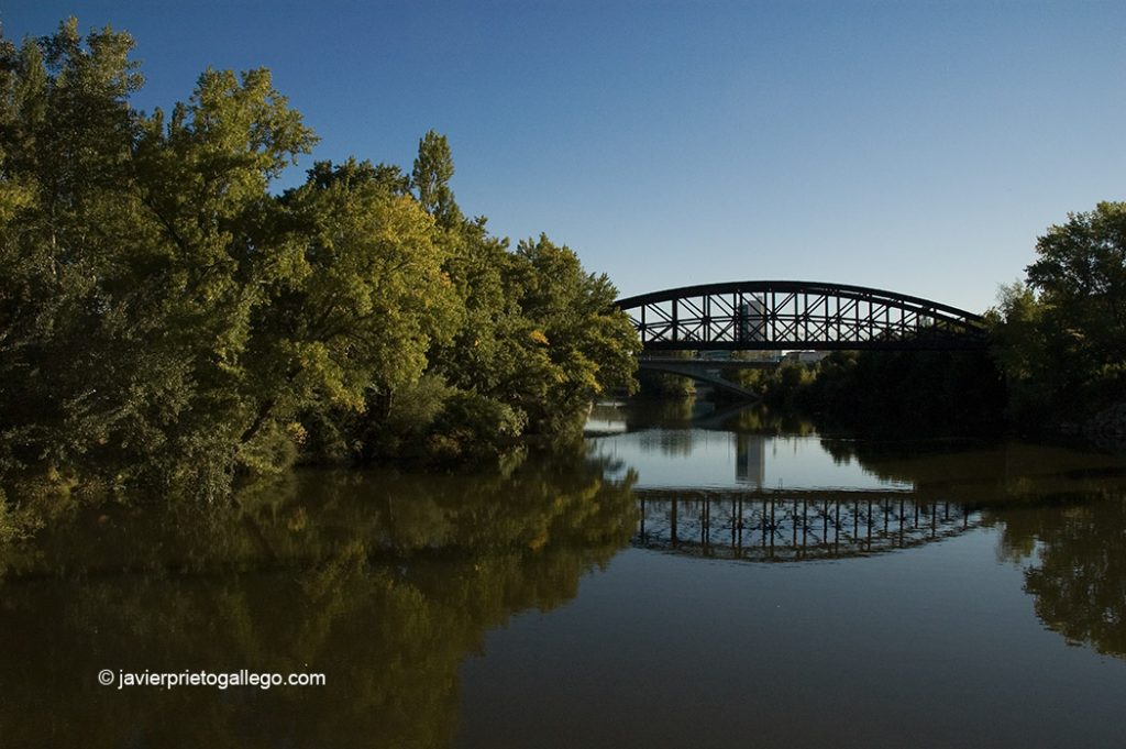 Puente Colgante. Valladolid. Castilla y León. España © Javier Prieto Gallego