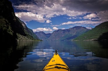 Recorrido en kayak por el fiordo de Aurlandfjord. Noruega. © Javier Prieto Gallego