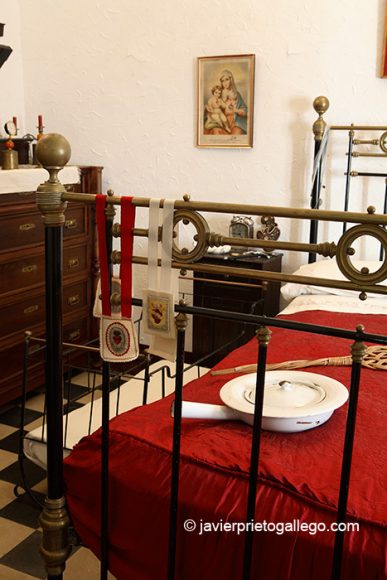 
				Dormitorio rural. Museo etnográfico de Don Benito. Localidad de Don Benito. Comarca de Vegas Altas. Badajoz. Extremadura. España.		