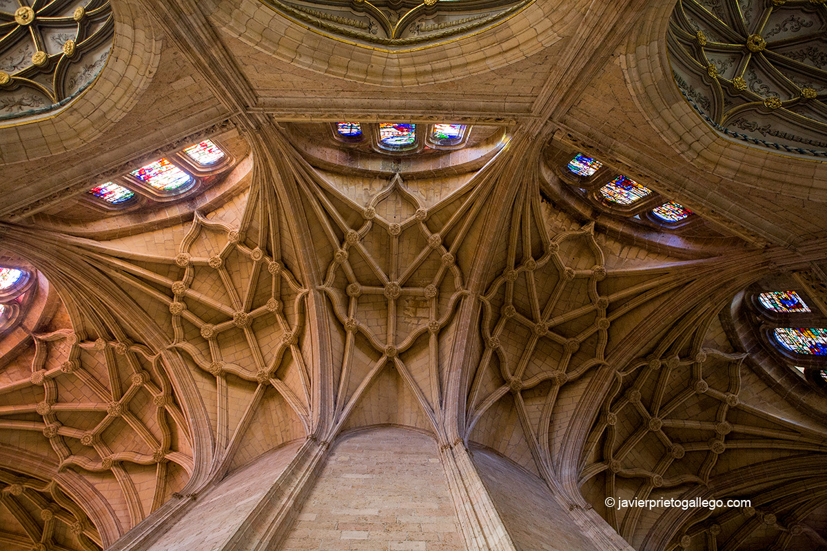 Girola. Cabecera de la catedral de Segovia. Castilla y León. España. © Javier Prieto Gallego