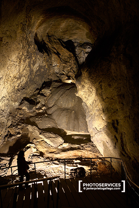 Interior de la Cueva de Ojo Guareña. Merindad de Sotosocueva. Valle de San Bernabé. Burgos. Castilla y León. España. © Javier Prieto Gallego