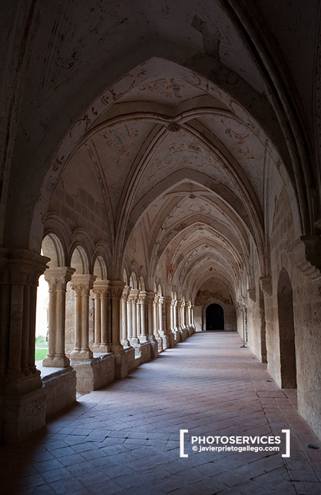Claustro bajo del  monasterio de Santa María. Valladolid. Castilla y León. © Javier Prieto Gallego;