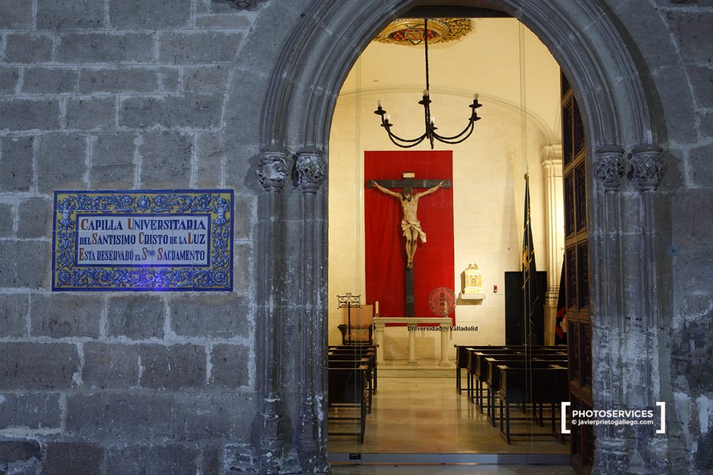 Capilla universitaria con un Cristo de Gregorio Fernández. Palacio de Santa Cruz. Valladolid. Castilla y León. España © Javier Prieto Gallego